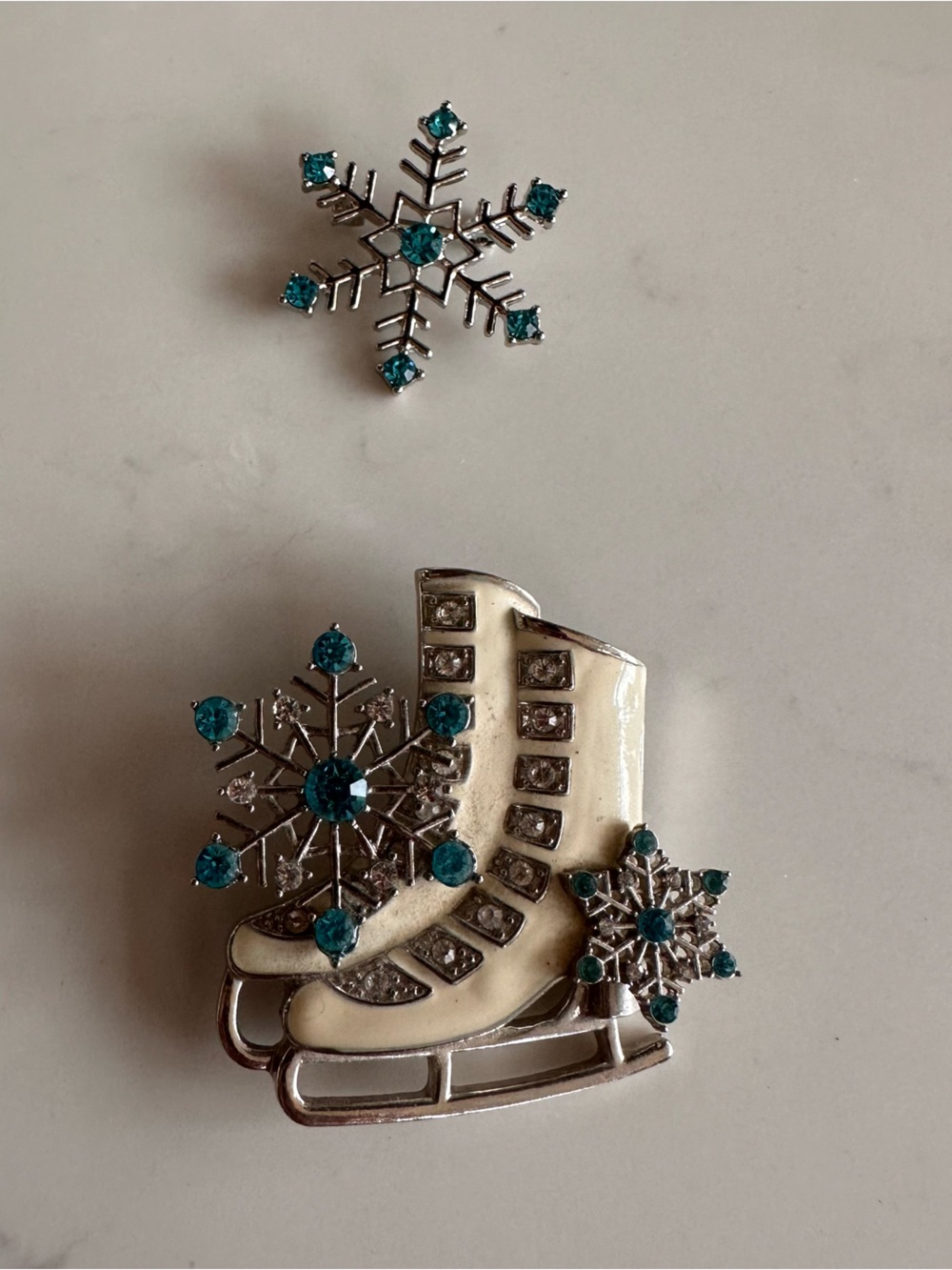 Silver Snowflake Sleigh Holiday Accent Brooch with Teal Crystals